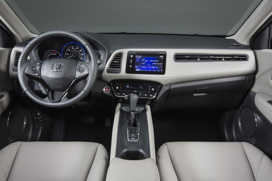 Торпедо Honda HR-V 2015 года  (US) (фото 16 из 104)